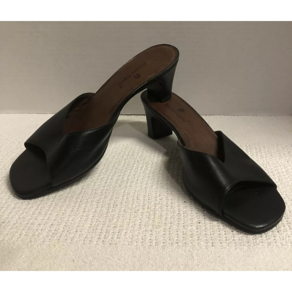 Etienne Aigner Black Leather Heeled Pumps